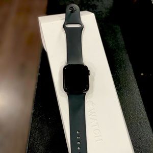 Series 5 Space Gray Aluminum Case 40MM Apple Watch